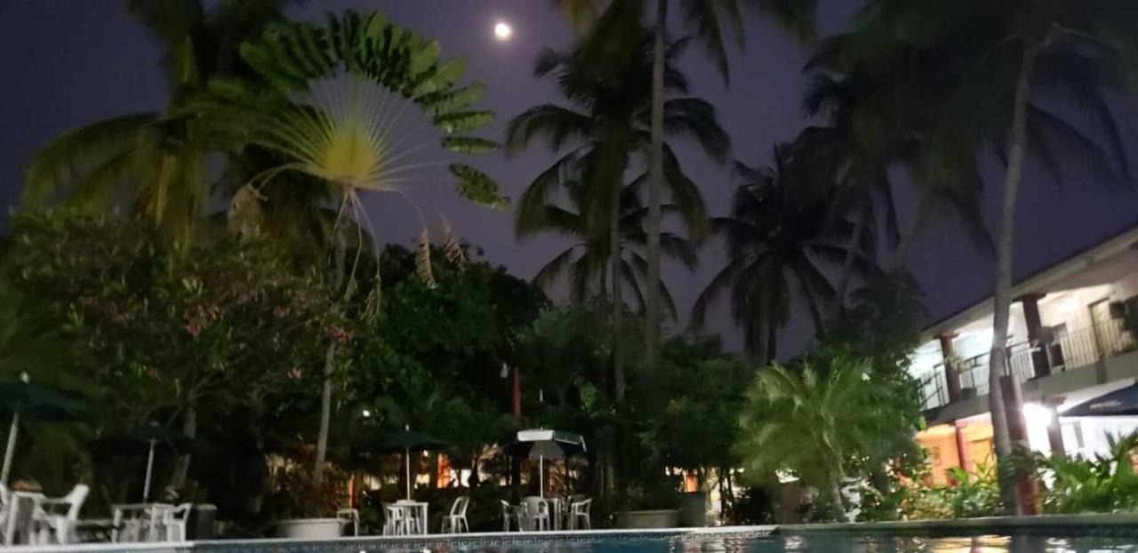 Hotel Albatros プエルト・エスコンディード エクステリア 写真